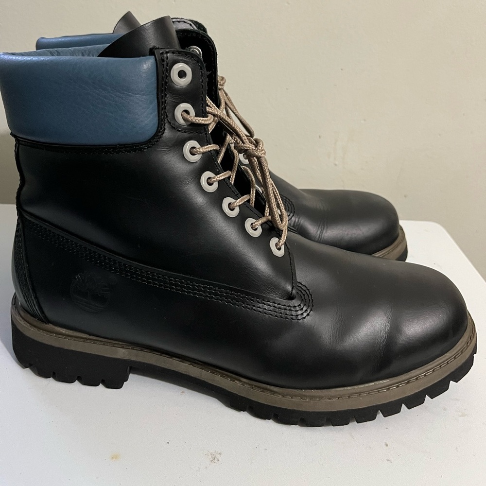 Slightly used timberland boot